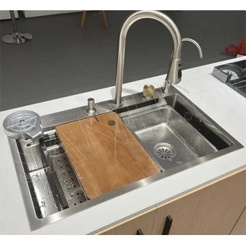 Кухонная мойка Marrbaxx C7546-R Decor со смесителем, ринзером, коландером, разделочной доской