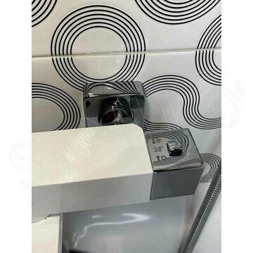 Смеситель для ванны Vieir V393533F термостатический