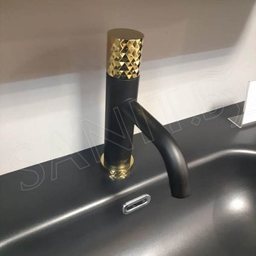Смеситель для умывальника Boheme Stick 121-BG Black Diamond Gold
