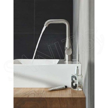 Смеситель для умывальника Grohe Essence 32628DC1